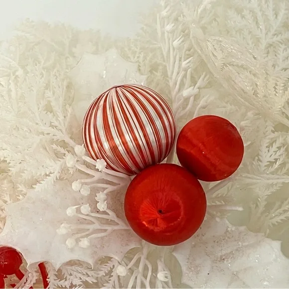 Vintage Plastic Christmas Door Wreath holly ornaments white candy Canes